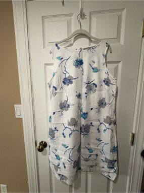 Habitat White Sleeveless Floral Shift Dress in Blue and Gray